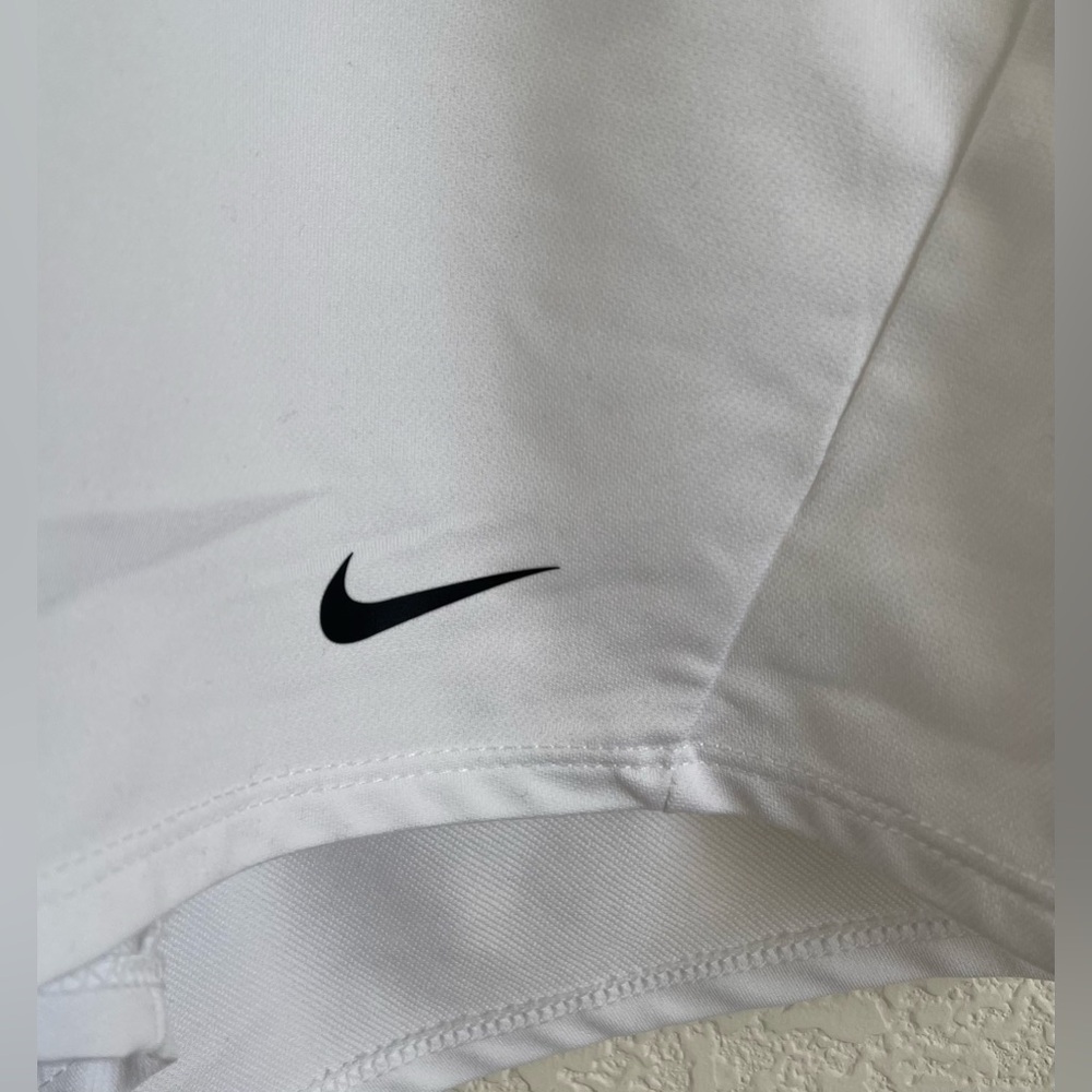 NIKE Dri-Fit White Women’s Attack Training Shorts Size S Activewear Running - Picture 3 of 4